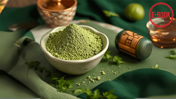 Argile verte naturelle en poudre dans un bol en bois, utilisée pour ses propriétés purifiantes et apaisantes, adaptée pour les humains et les animaux.